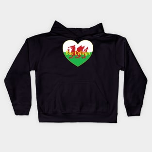 Bae Colwyn Cymru UK Baner Cymru Heart Kids Hoodie